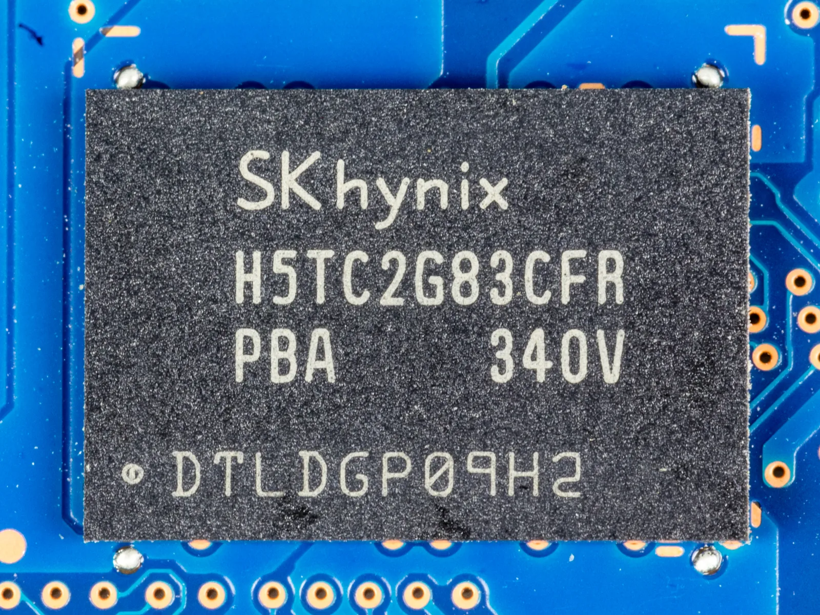 SK하이닉스 DRAM 칩 클로즈업